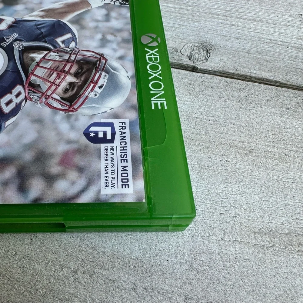 EA Sports: Madden 17 NFL Xbox One Pre‎ Owned Game
